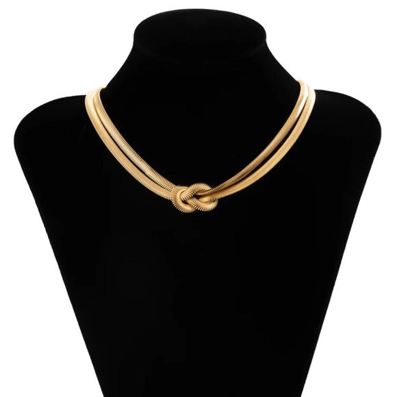 ✨✨Gold Knotted Snake Chain Necklace✨✨ - Picture 4 of 7